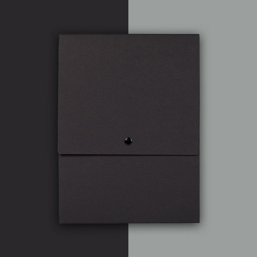 Black Kraft 12 1/8 x 9 x 1/2 Vertical Snap Portfolios