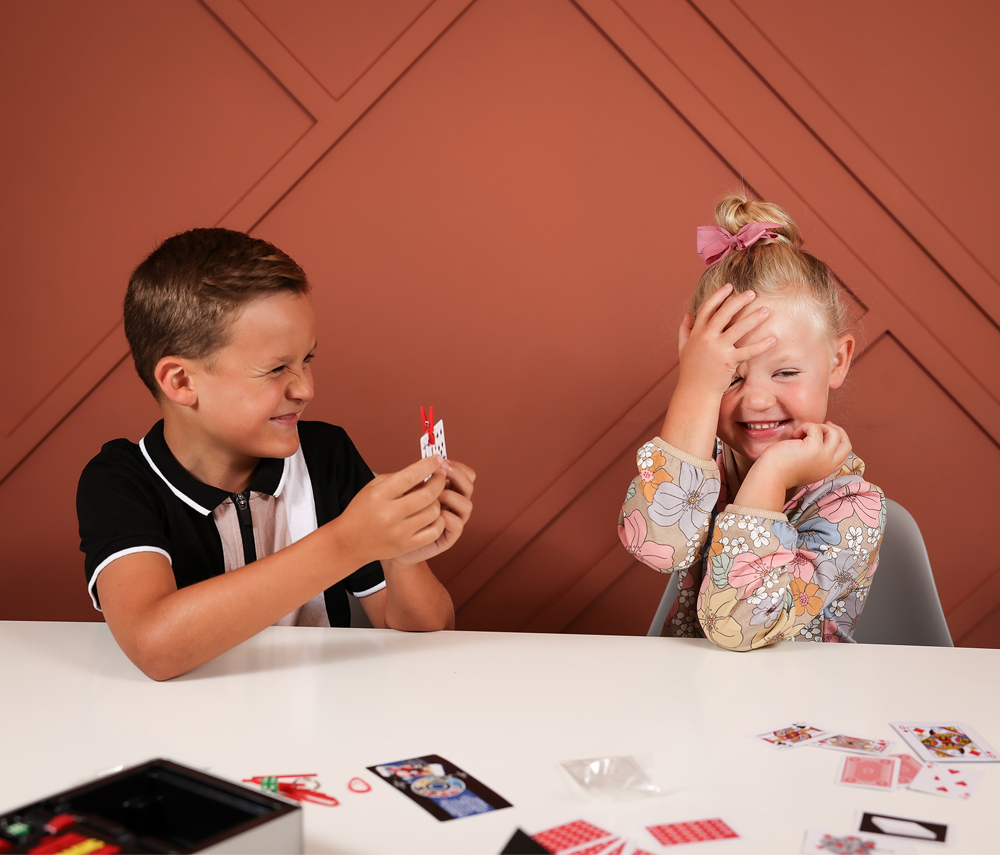 50 Amazing Magic Tricks Kit by Marvin's Magic