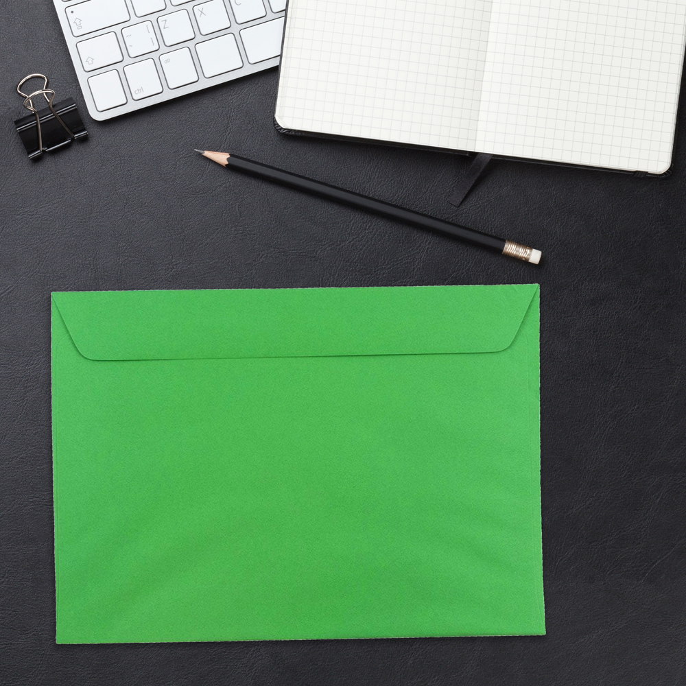 Holiday Green 32lb 9 x 12 Booklet Envelopes