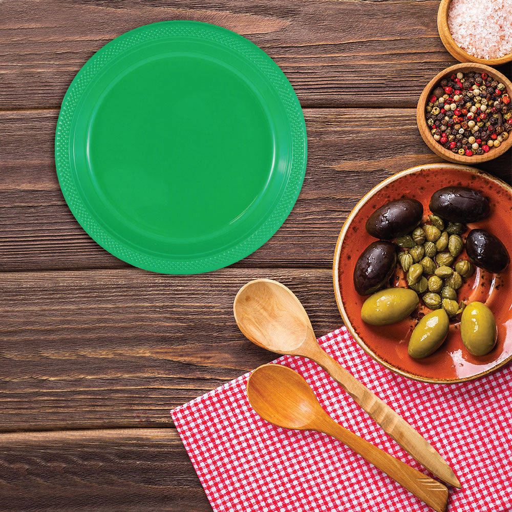 Green Medium Plastic Plates (9 Inch) - 20 Pack