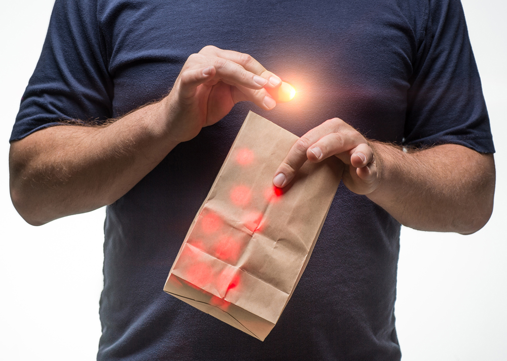 60 Amazing Light Illusions Kit by Marvin's Magic