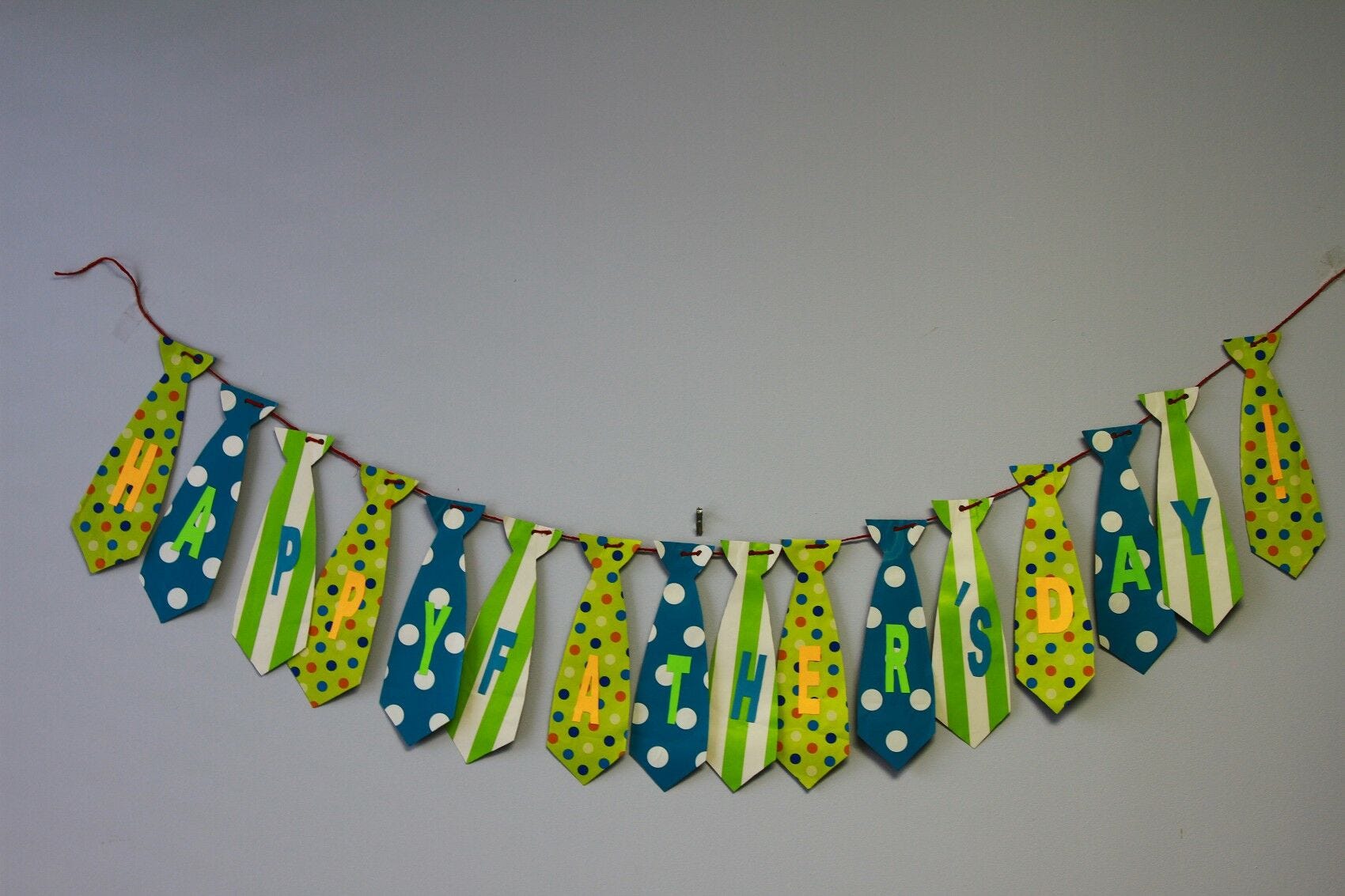 Completed Father's Day neck tie garland